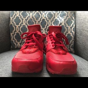 Red Nike Huarache